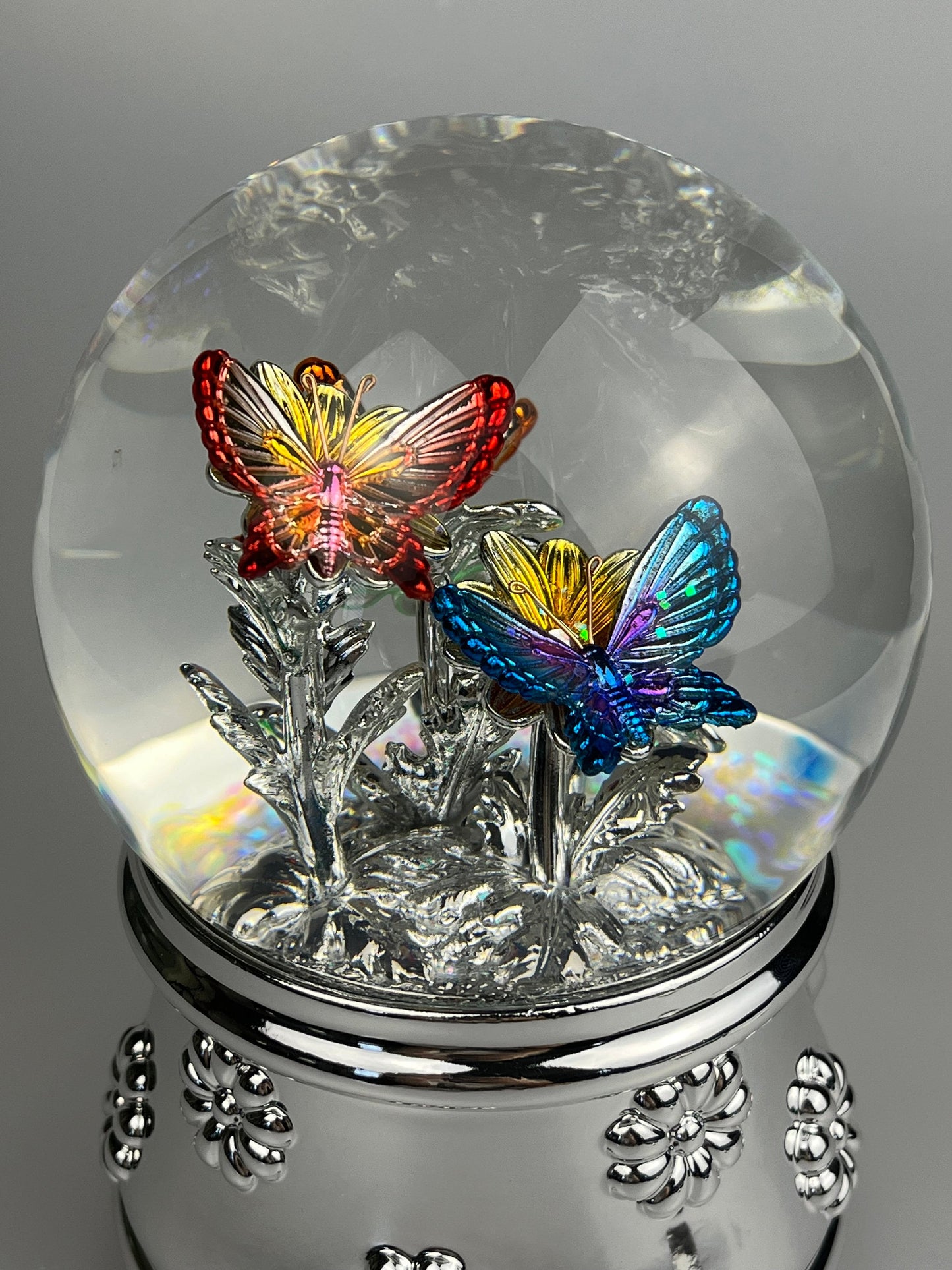 Personalized Butterflies Water Globe, Customized Snow globe,  Engraved Music Waterglobe, Free Engrave,  Friend, Baby,Birthday,Christmas gift